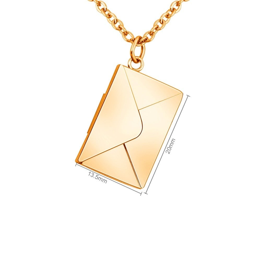 Collier avec pendentif enveloppe personnalisable