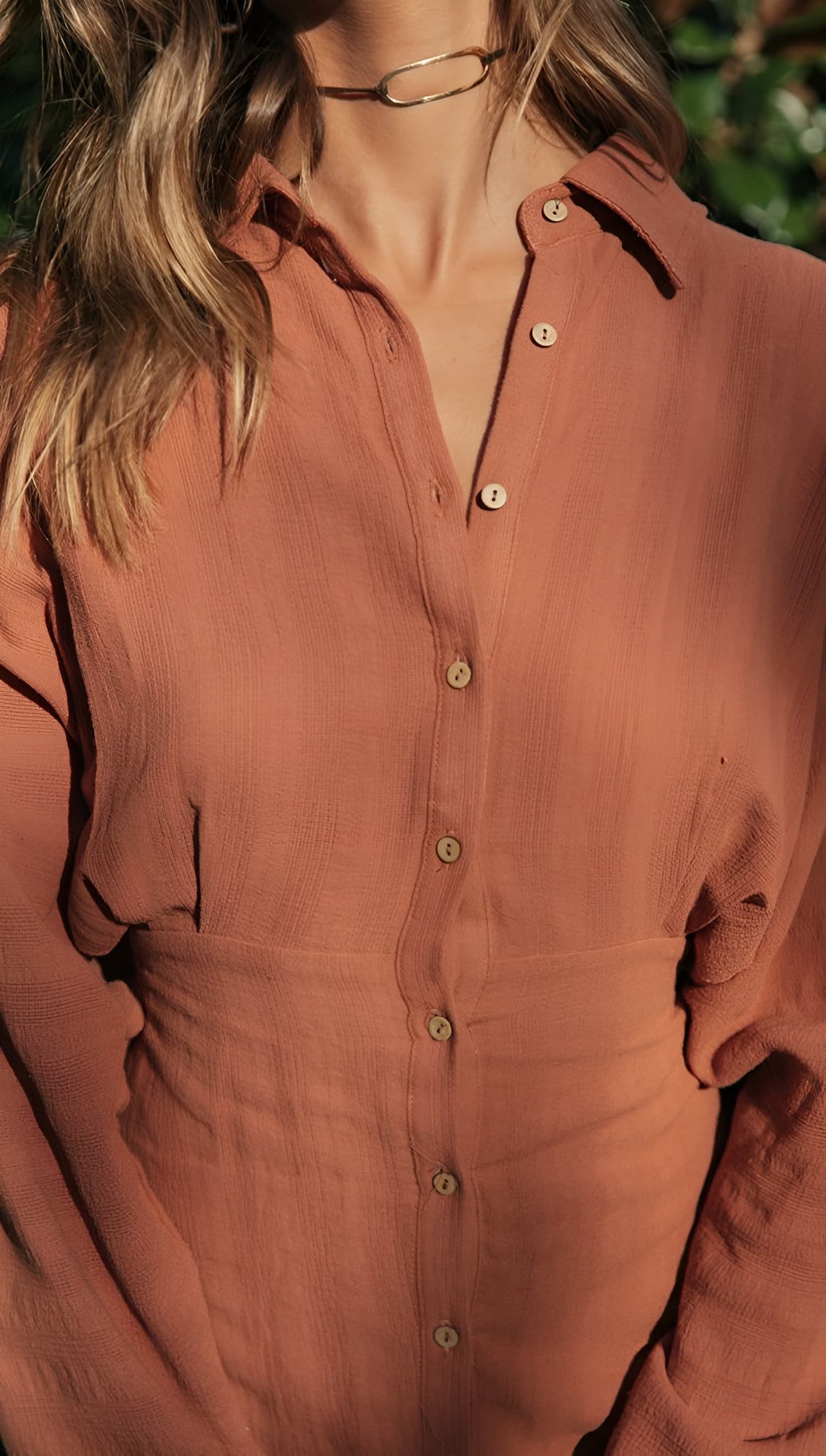 Robe hippie chic marron à manches longues