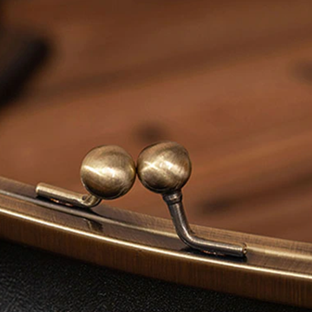 Sac Vintage à Fermeture à Baiser - Essentiel Rétro Chic