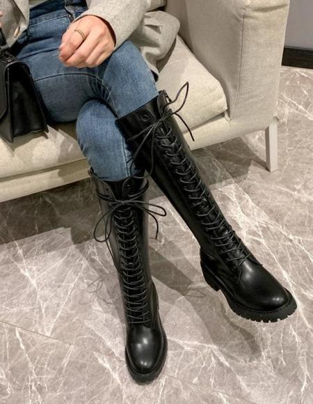 Bottes hautes à lacets noires