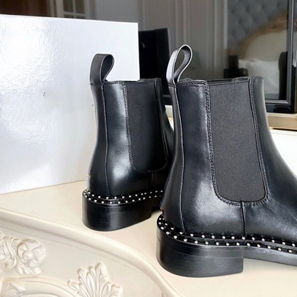 Bottines en cuir cloutées