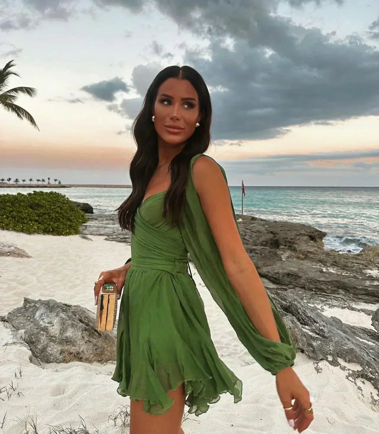 Layla | Robe mini ludique avec des manches bouffantes