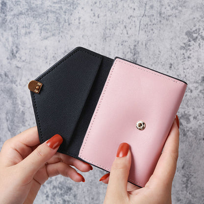 Petit portefeuille à rabat pour femme