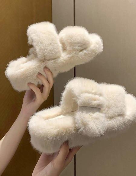 Pantoufles XXL à fourrure