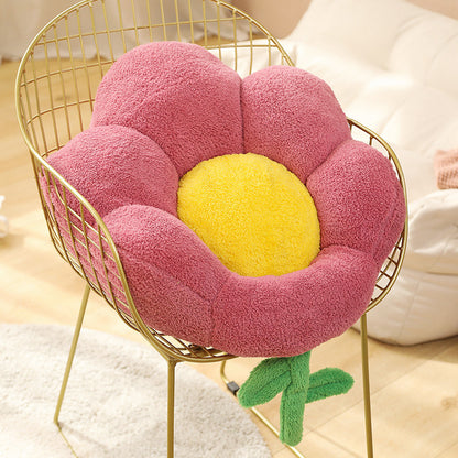 Coussin de sol futon fleuri pour la maison, idéal pour les petits espaces.