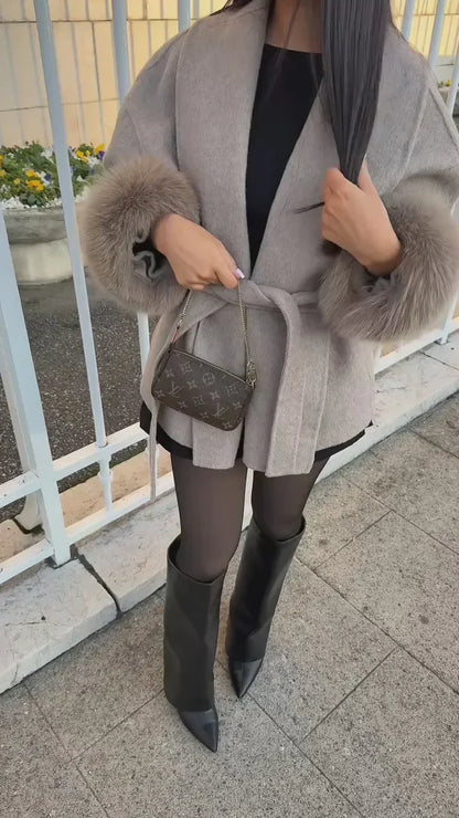 Melissa – Manteau Élégant avec Détails en Fourrure