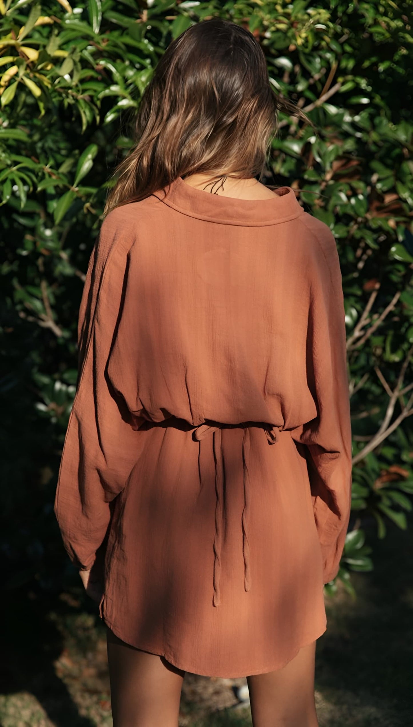 Robe hippie chic marron à manches longues